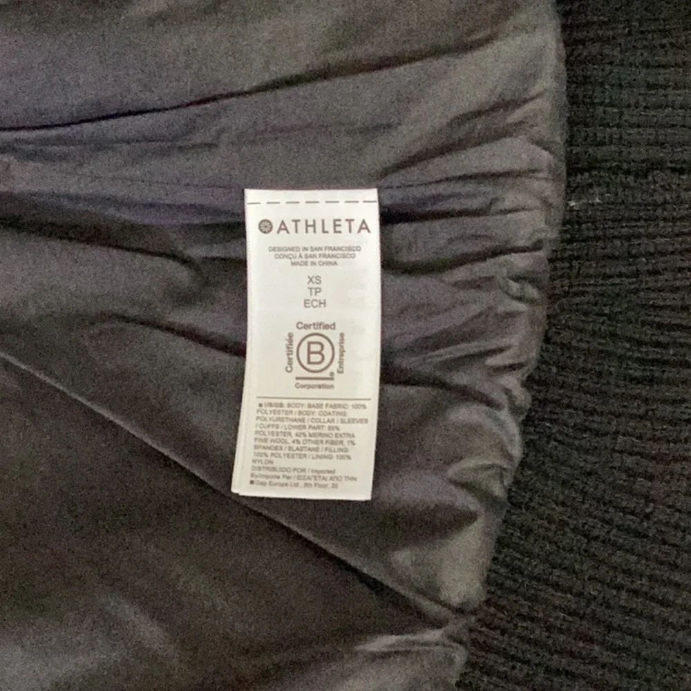 ATHLETA Black Hanover Hybrid Insulated Jacket - Picture 4 of 6
